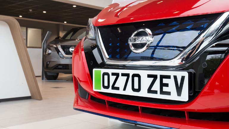 Πράσινο διακριτικό στις πινακίδες των ηλεκτρικών αυτοκινήτων